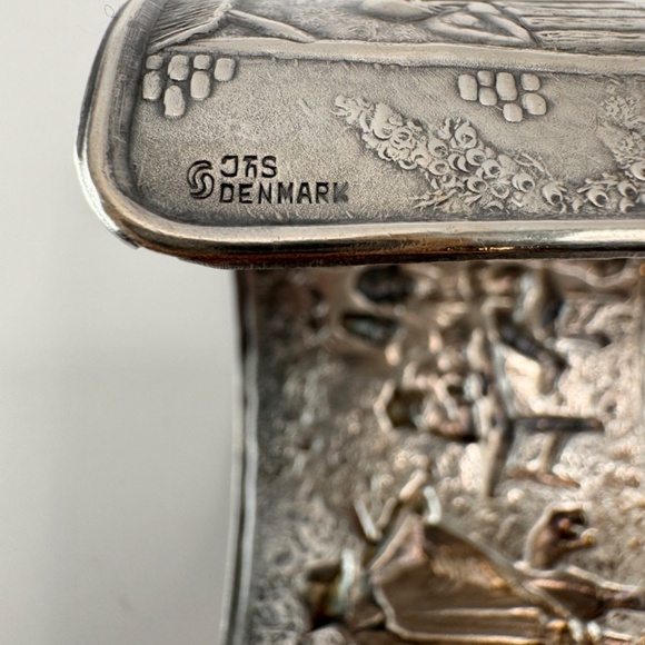 Vintage Jorgen Th Steffesen silver plated repousse cuff bracelet tavern scene. - Picture 8 of 12
